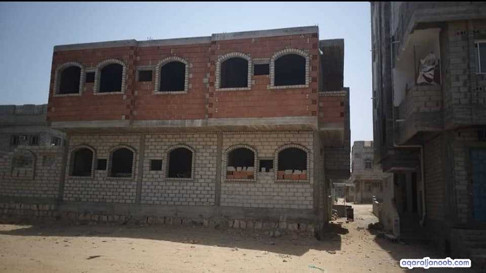 بيت للبيع في المكلا فوه الانشاءات 12*12