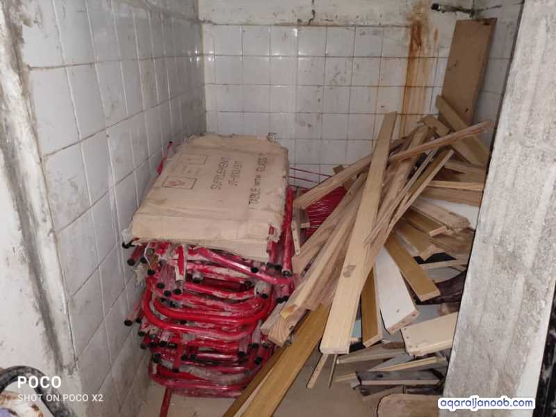 للبيع مستودع يحتوي على اثاث