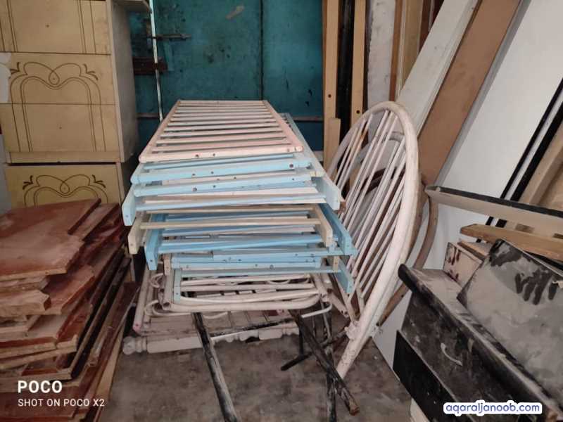 للبيع مستودع يحتوي على اثاث