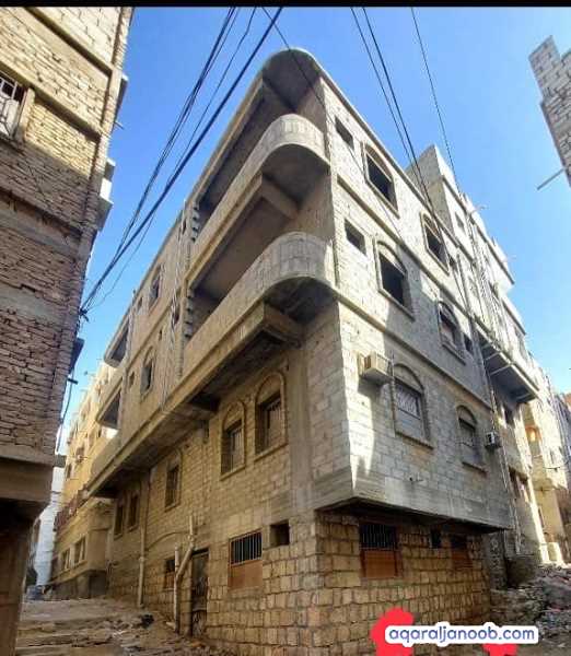 بيت للبيع ٣ أدوار