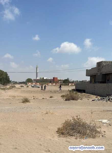 أرضية في عدن المدينة الخضراء