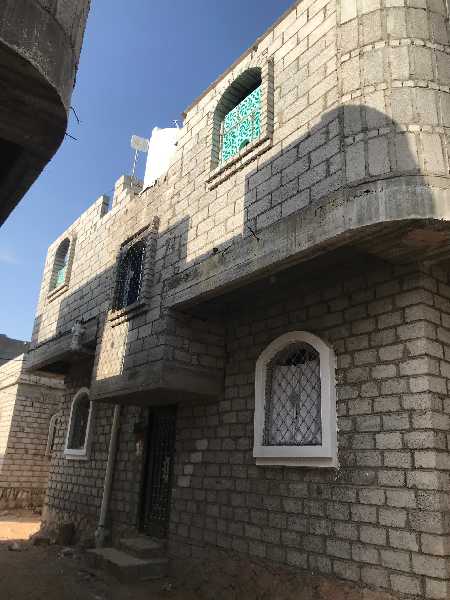 للبيع بيت شعبي جاهز في الشافعي 