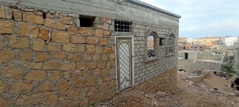 للبيع بيت عظم 